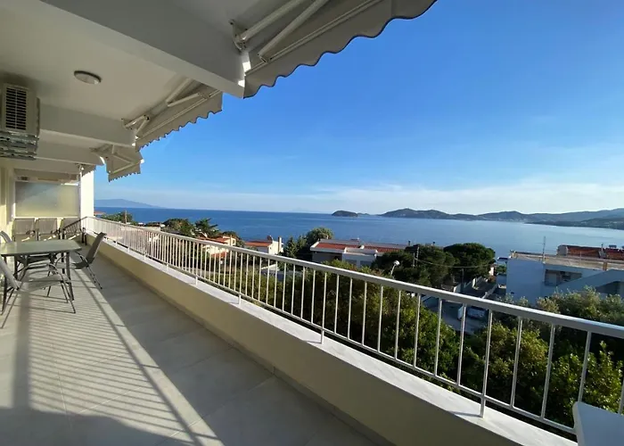 Hilltop Luxury Apartment