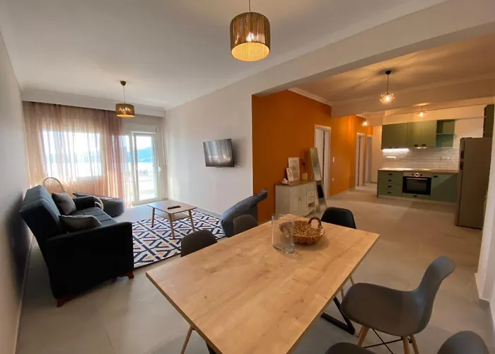 Hilltop Luxury Apartment