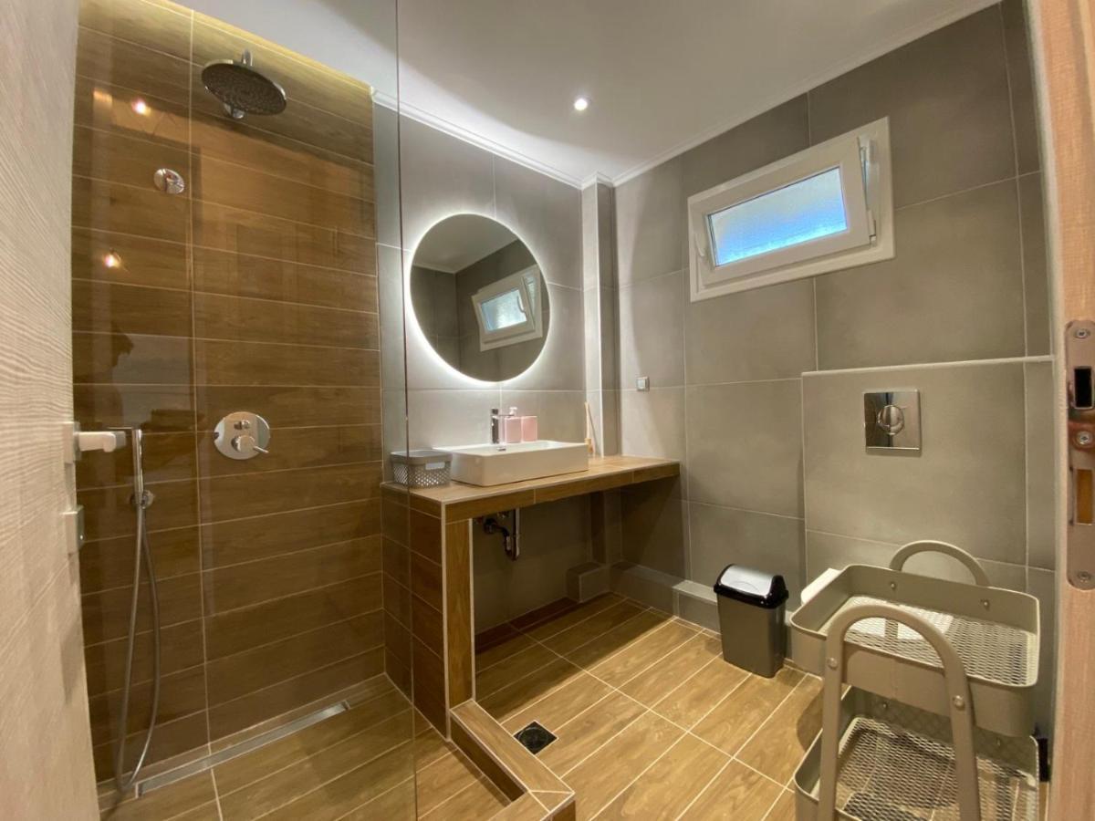 Apartment Hilltop Luxury Palaiontsiflikion